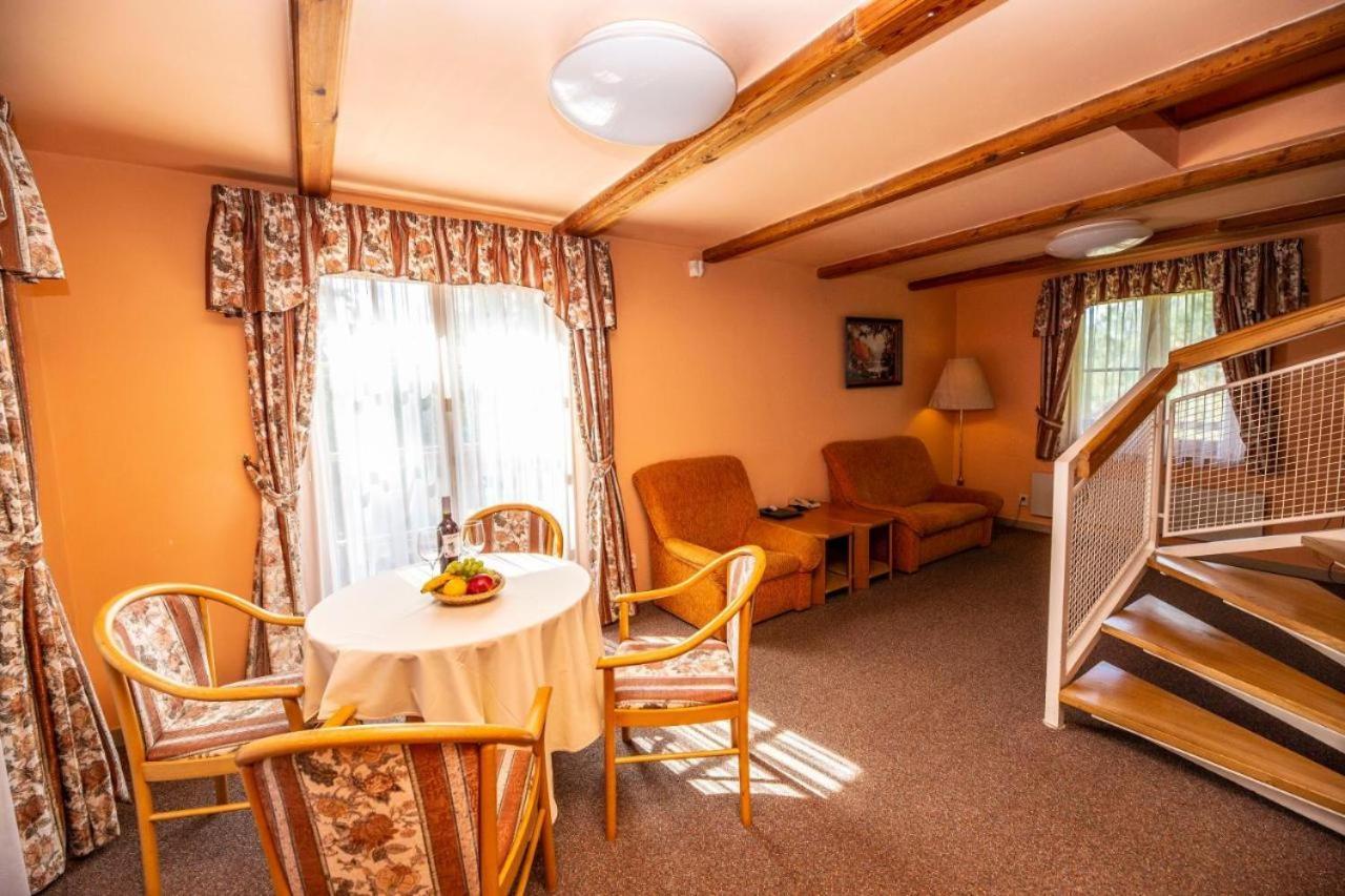 Hotel Na Jezere Горни-Плана Экстерьер фото