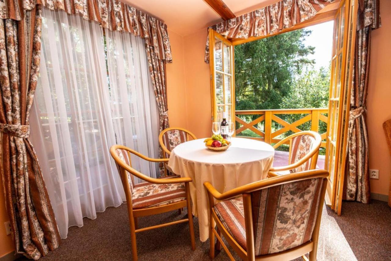 Hotel Na Jezere Горни-Плана Экстерьер фото